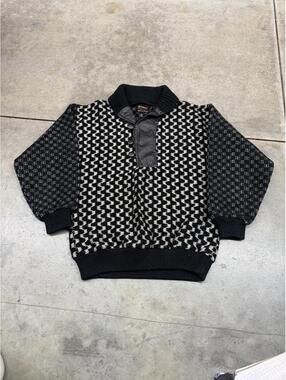 vintage frontline black and white knit sweater size small